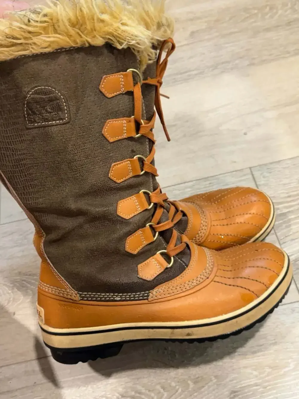 Sorel Women’s Size 8.5 Tall Winter Boots Brown Leather Faux Fur Lace Up Cozy